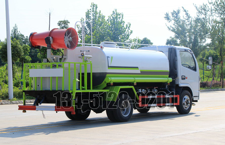 國(guó)六東風5噸噴霧灑水車