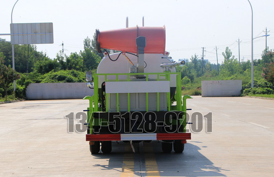 國(guó)六東風5噸噴霧灑水車