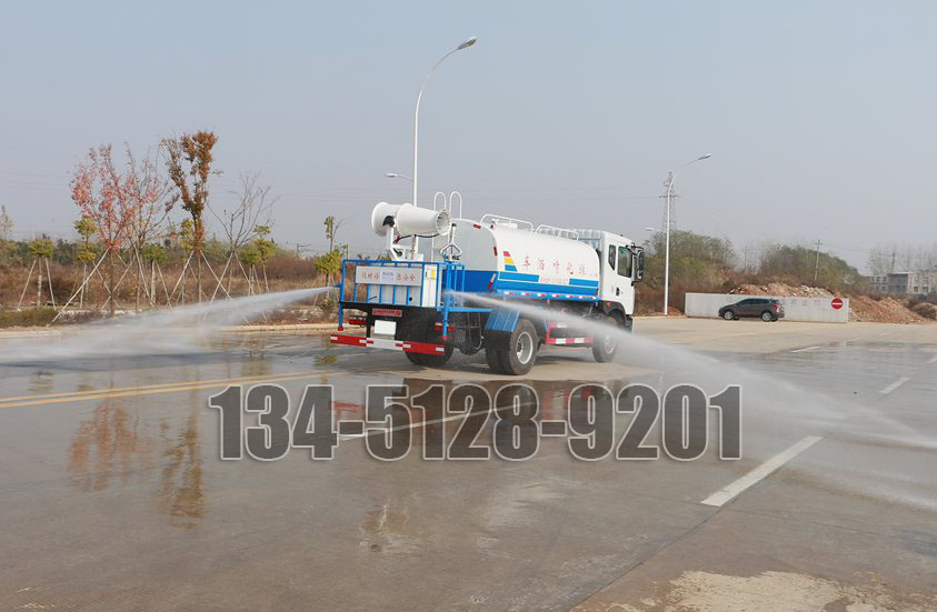 北京福田14噸灑水車側噴圖片