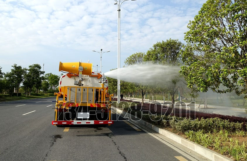 東風天錦12噸噴霧灑水車高位花灑圖片