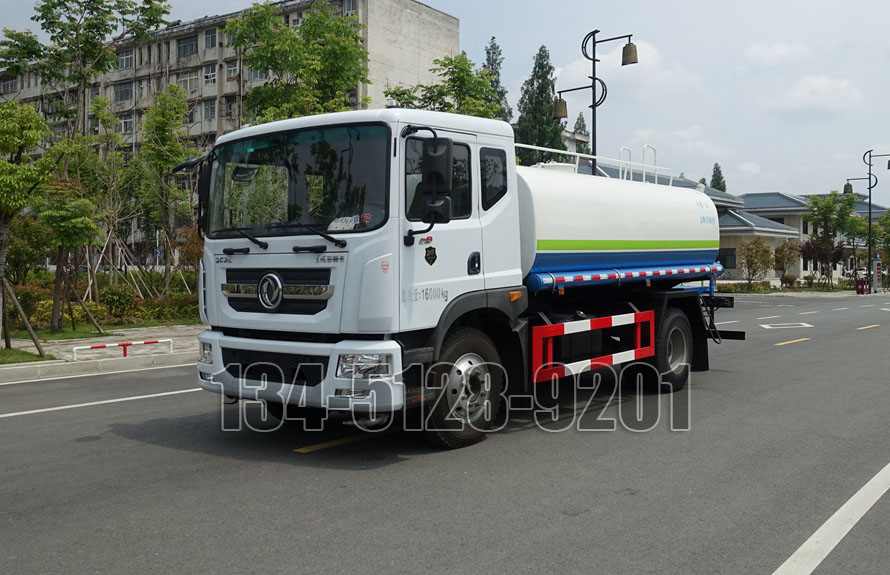 東風D9 12噸灑水車