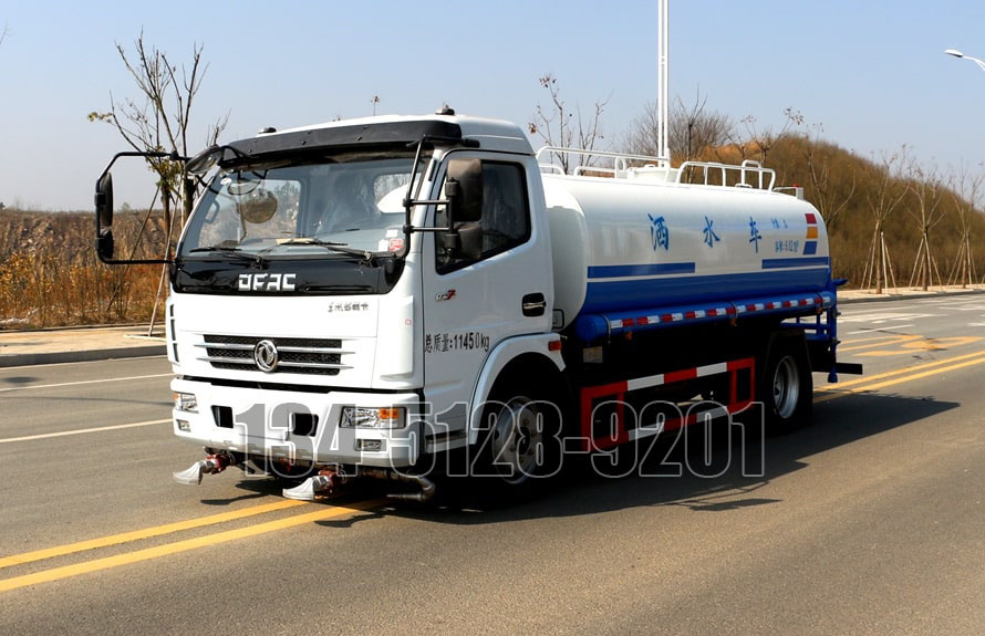 東風8噸灑水車