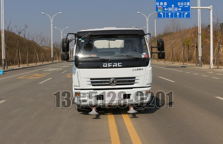 東風8噸灑水車