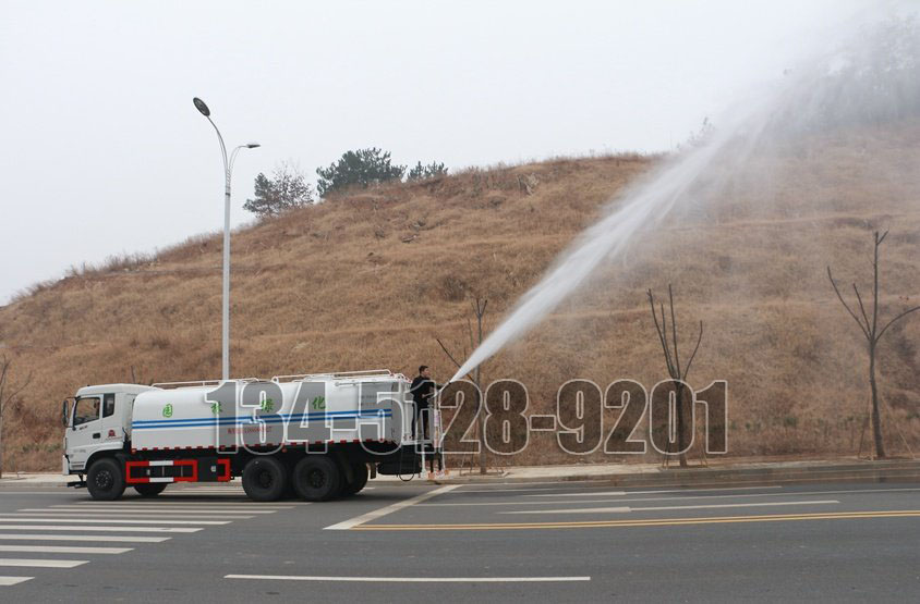 福田前四後(hòu)八23噸灑水車綠化高炮實拍圖片