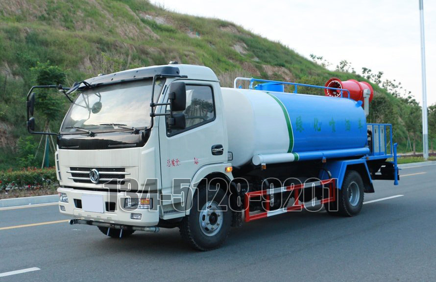 東風8噸噴霧灑水車