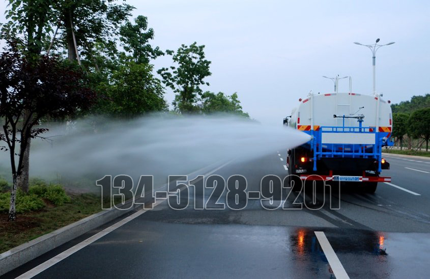 東風特商18噸灑水車側噴實拍圖片