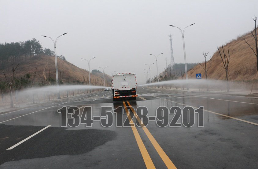 東風禦龍20噸灑水車側噴實拍圖片