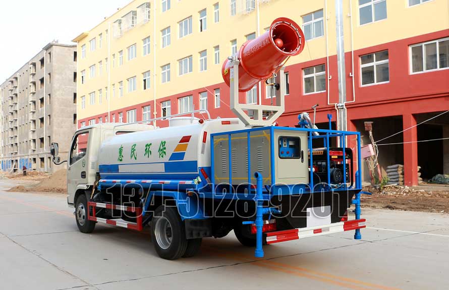 東風5噸灑水噴霧車