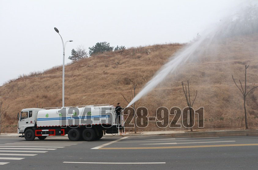 福田歐曼小三軸20噸灑水車綠化高炮實拍圖片