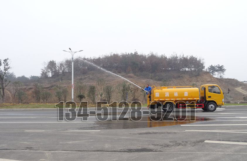 東風5噸消防灑水車綠化高炮圖片