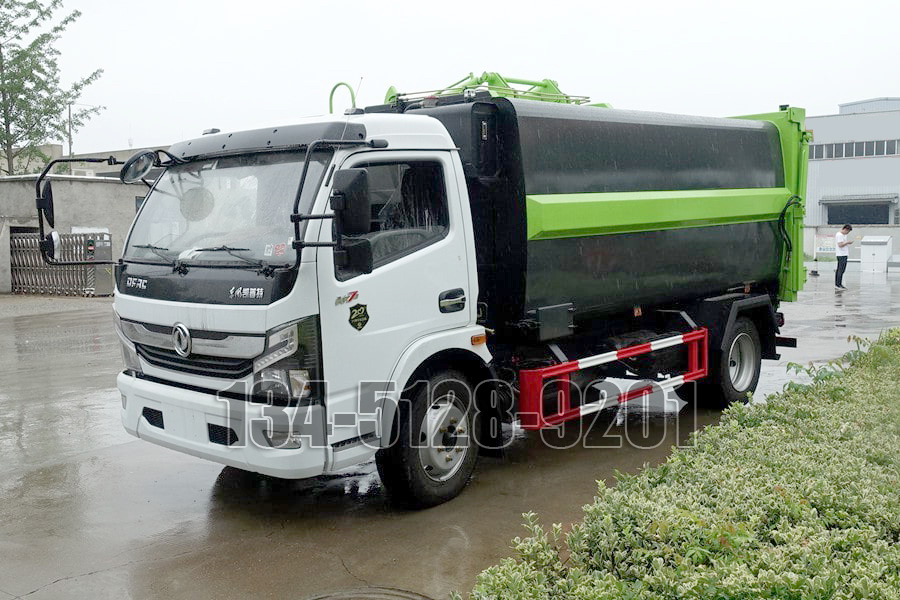 國(guó)六東風7方自裝卸式垃圾車