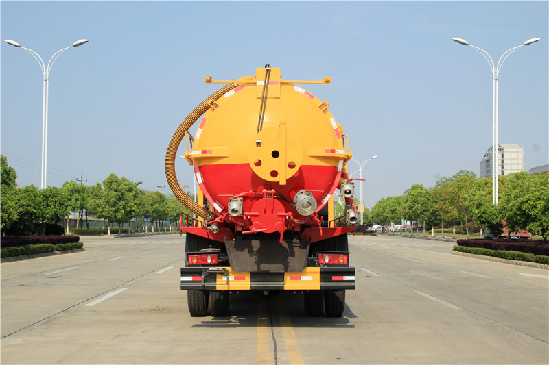 國(guó)六東風天錦帶副發(fā)15方吸污車