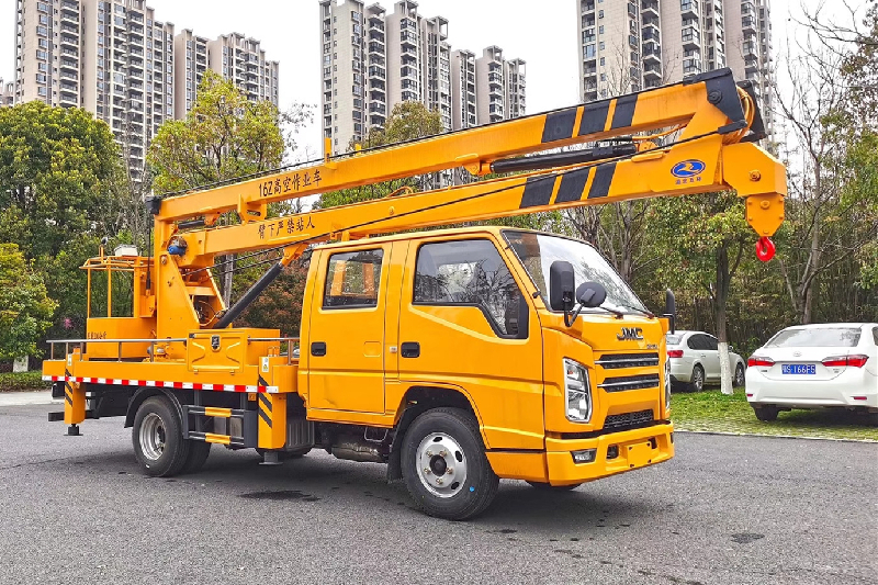 江鈴16米折臂式高空作業車